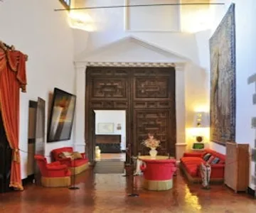 Castle of Púbol, Perelada Winery & Dalí Theatre-Museum: Guided Tour + Transfer